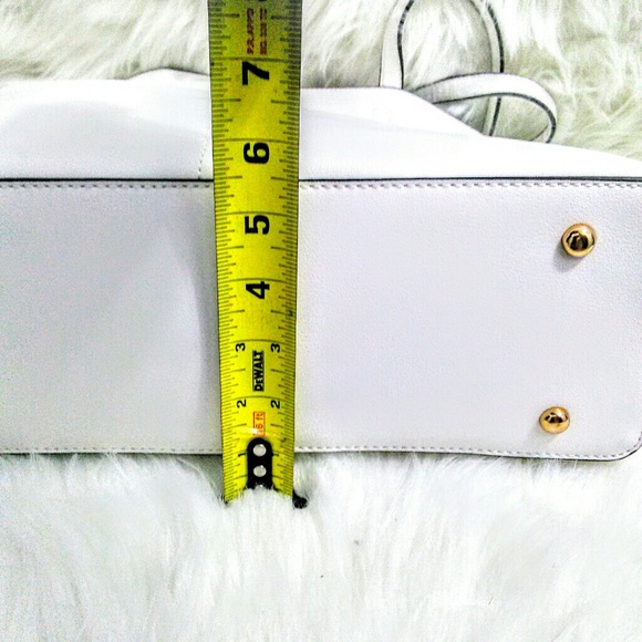 (NEW)! Big! White Bag! w/ Wallet Included:-) - Picture 4 of 12